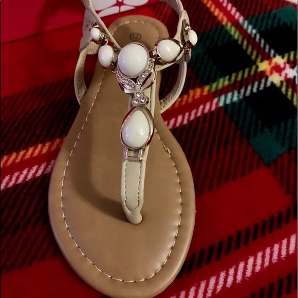 Size 12 girls Sandals brand new in box. - Picture 3 of 6